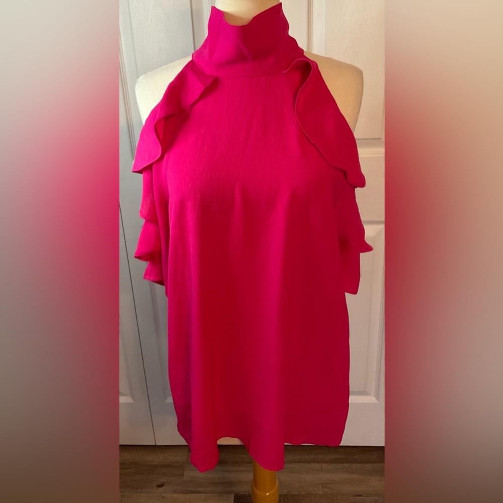 EE:Some Hot Pink‎ Cold Shoulder Top Small New